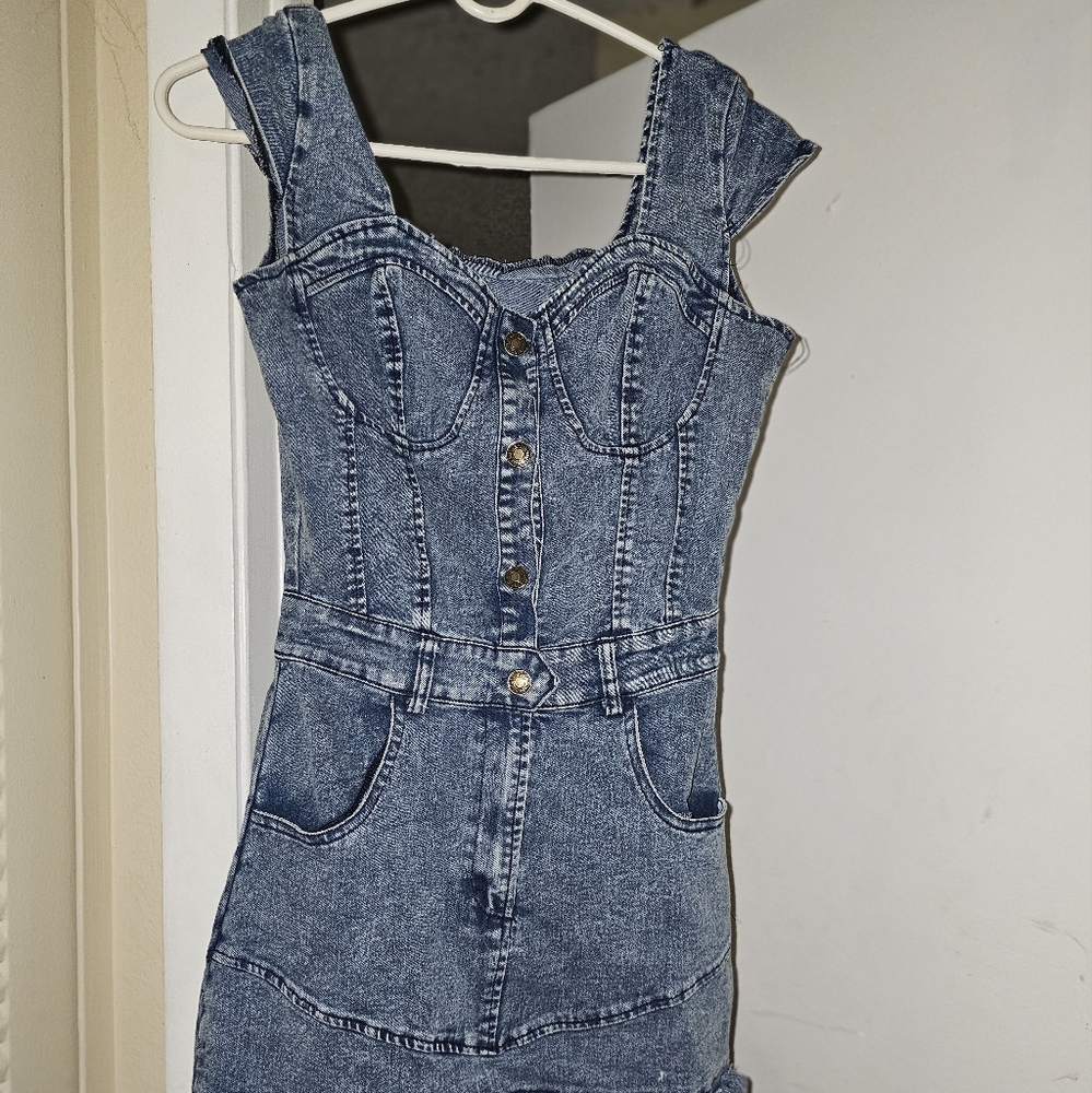 Cute size small jean dress!
